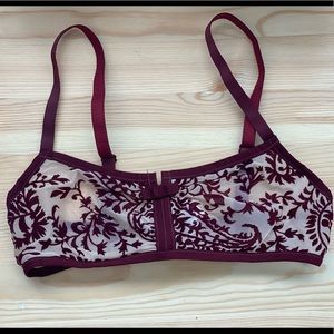 🥳2/$20!! Huit 8 Paris lingerie embroidered pattern bra 32C